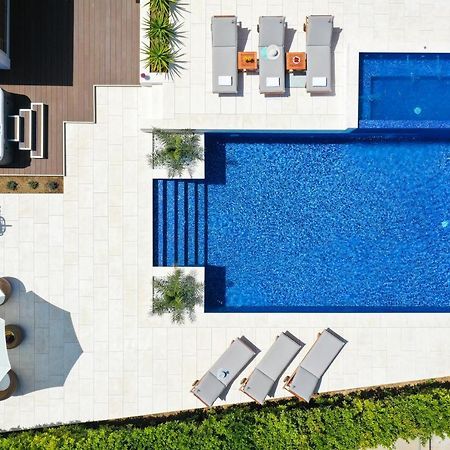 Villa Pino With Pool, Sauna & Jacuzzi 돈제페트레케인 외부 사진