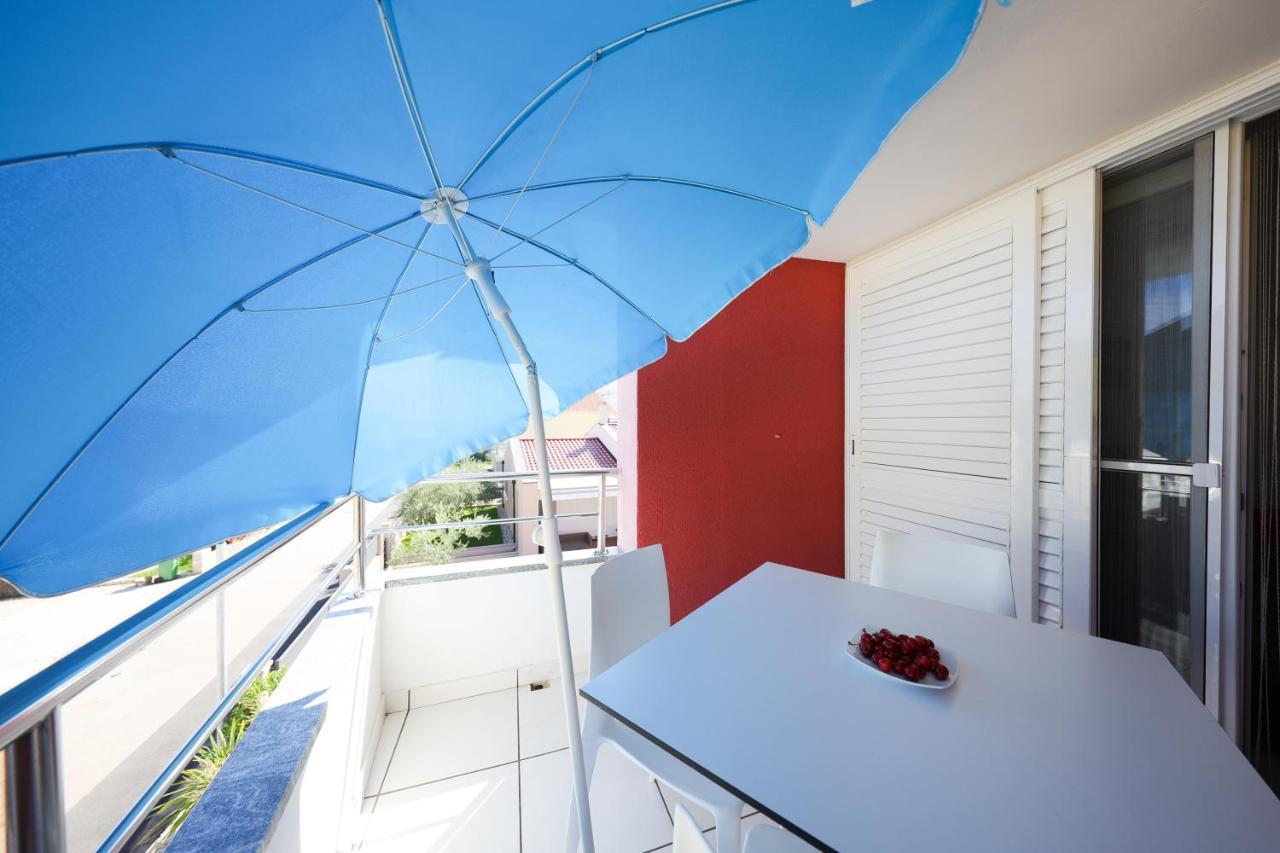 Villa Pino With Pool, Sauna & Jacuzzi 돈제페트레케인 외부 사진