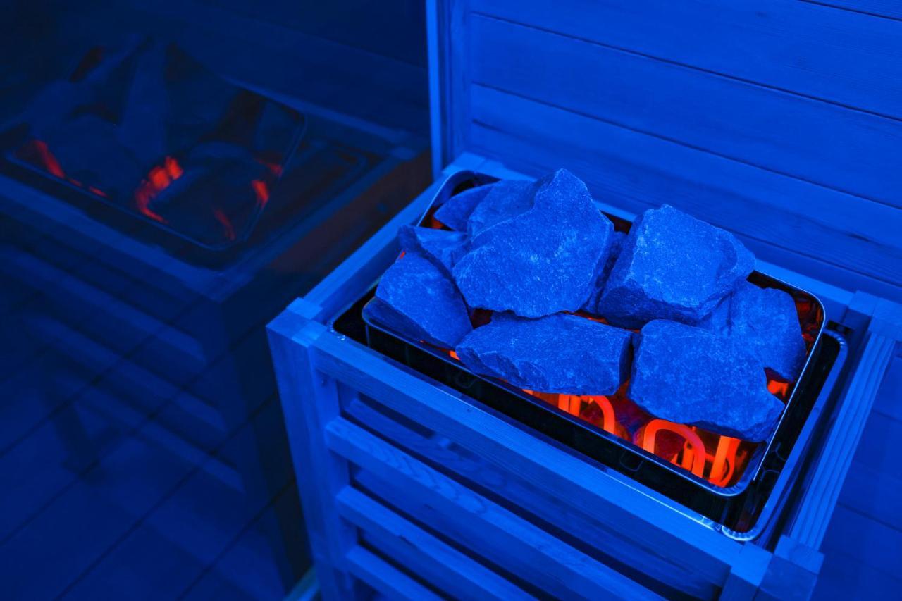 Villa Pino With Pool, Sauna & Jacuzzi 돈제페트레케인 외부 사진